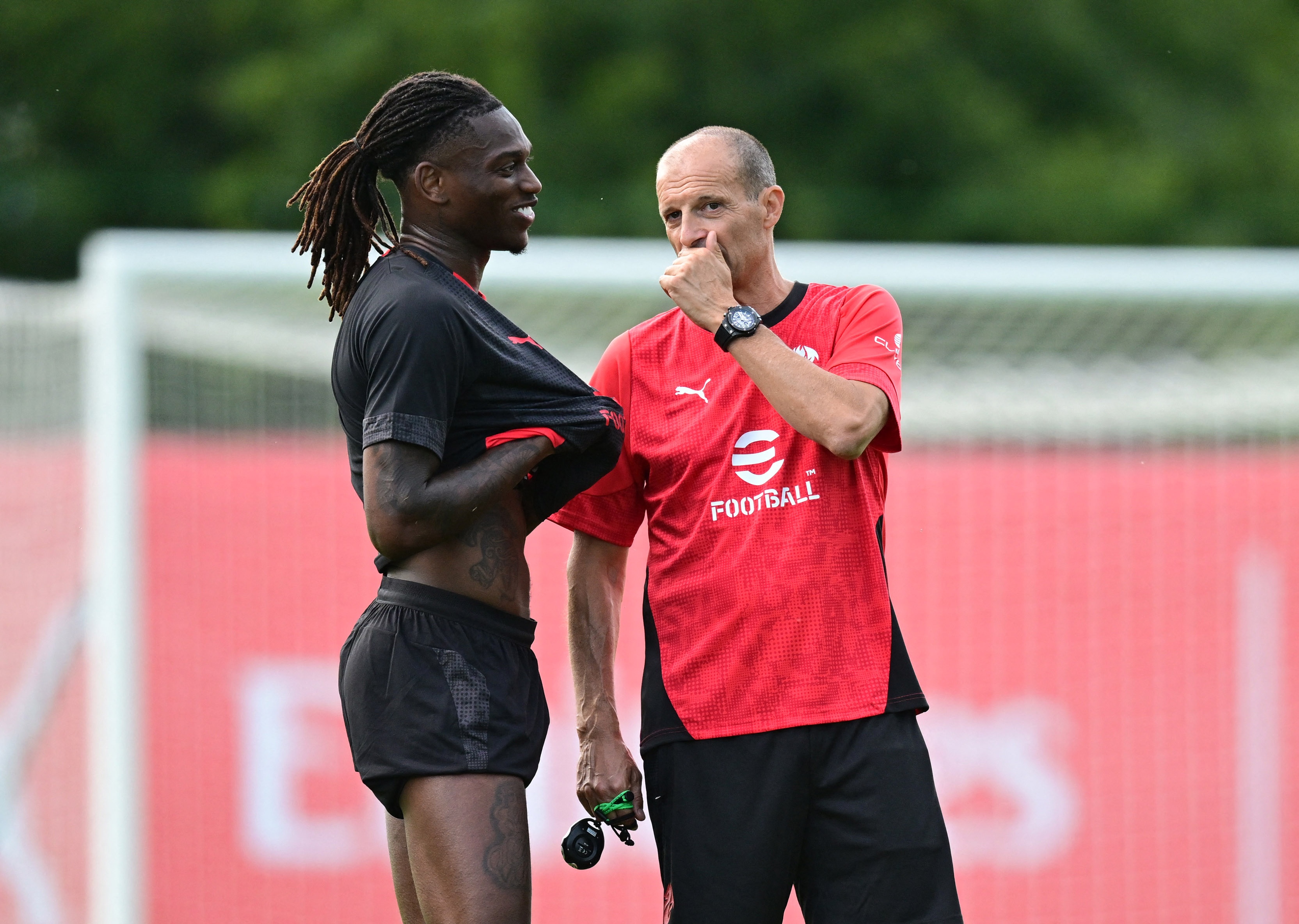 世界杯直播app官方入口-米体：莱奥续约谈判已开启，但英超和沙特的转会威胁仍存在