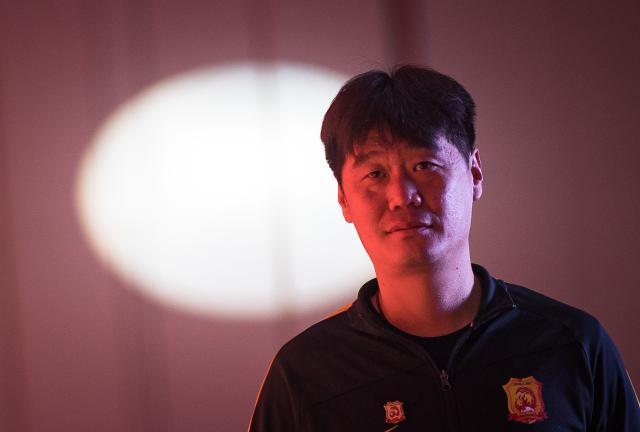 世界杯比赛直播平台-【观察】李霄鹏挂帅国足,迟到11年的“约会”